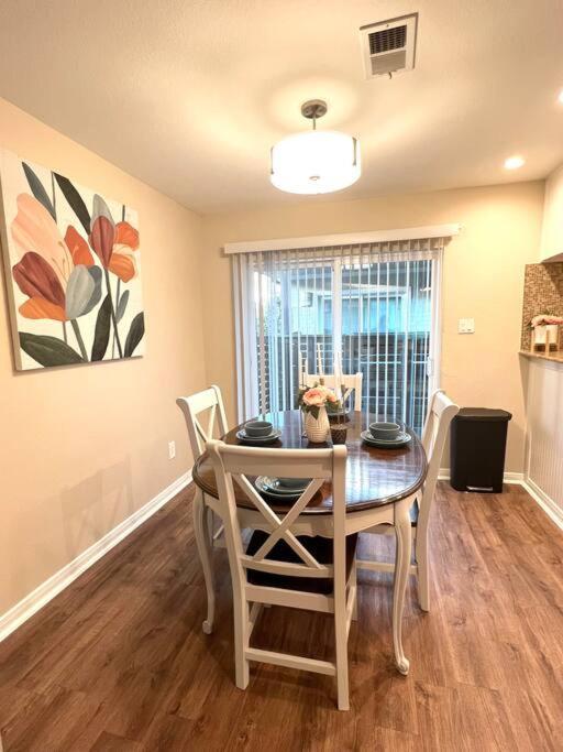Lovely 2 Bedroom/2 Bath Houston, Heights/Galleria Kültér fotó